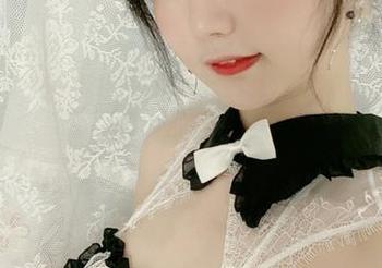 51酱靡烟最新图集：烟气中的悠闲，真想沉醉其中。