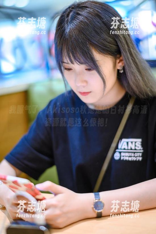 Akisoso秋楚楚 我服气了,Akisoso秋楚楚的白衬衫高清资源就是这么惊艳!