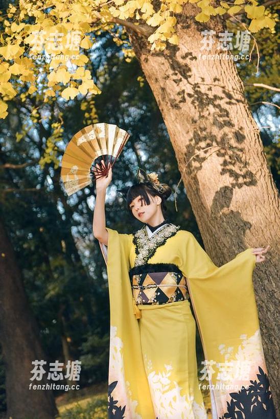 ElyEE子 ElyEE子来袭!最新蕾丝cos,真让人不自觉地多看几眼……