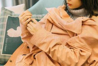 GIRLT果团网 – Miss琪的黑白写真:在阴影与光线间的微妙舞蹈