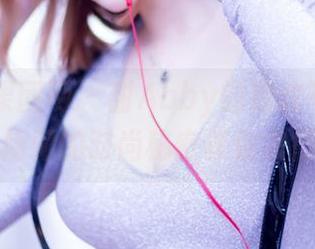 GIRLT果团网 – 甜Abby的豹纹写真,图包里隐藏的时尚秘密等你来揭晓!