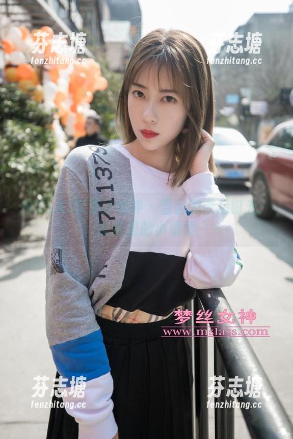 MSLASS梦丝女神-雪馨 MSLASS梦丝女神 - 雪馨的课后时光:私拍里的小情愫