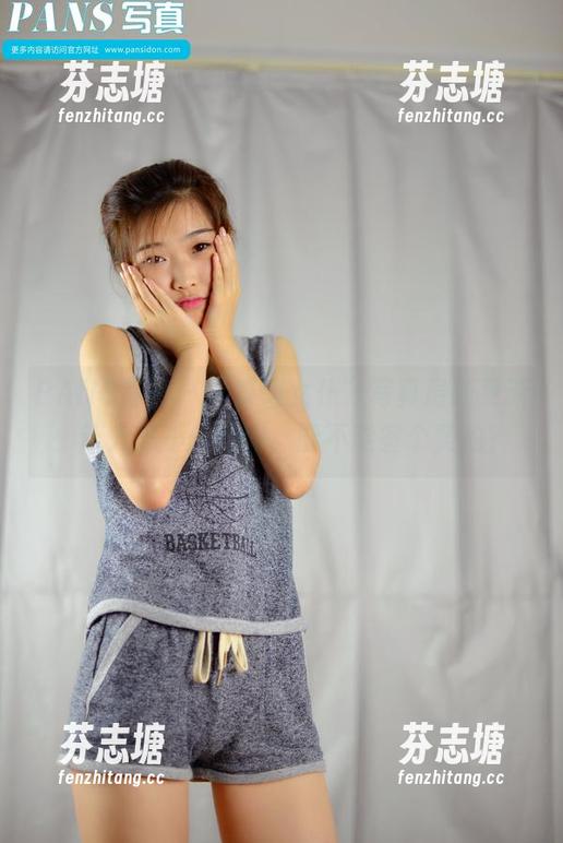 PANS写真 - “蕾蕾女仆”写真最新更新：让人忍不住想问，能不能签个契约？