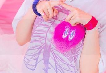 Tomiko(とみこ)吊带，轻松获取的美图下载，不如说是件艺术品