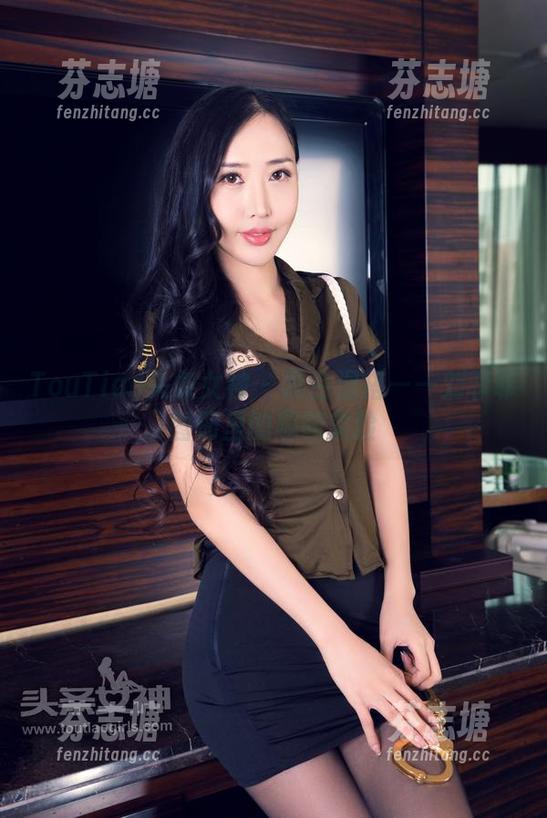 TouTiao头条女神-刘菲菲 TouTiao头条女神 - 黑白混搭——刘菲菲图册里的趣味实验