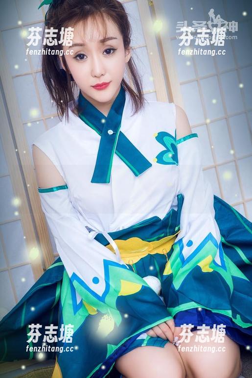 TouTiao头条女神-艾小青 TouTiao头条女神 - 一百分女孩在艾小青的作品中,果然每一张都超辣!