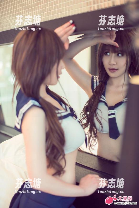 UGirls尤果网 - 张译文“长腿”写真：图库里藏着的时尚小秘密！