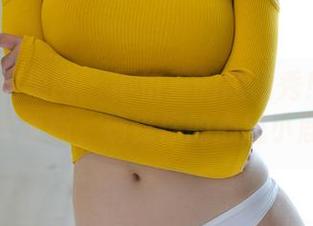 UGirls尤果网 – 不怕羞的短裙秀！林妃媛最新图片更新，确保你的心脏小鹿乱撞！