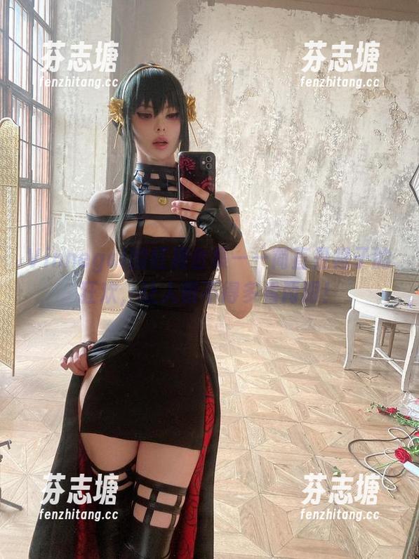 Vinnegal Vinnegal的红裙合集——简直是裙子的狂欢,让人恨不得多看两眼!