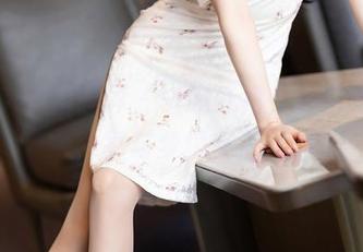 XIAOYU语画界 – 一吻红裙，林星阑的写真与梦境交汇