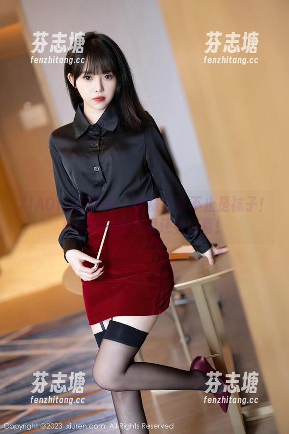 XIAOYU语画界 - 棉袜写真不止是袜子！程程程的图包里还有惊喜！