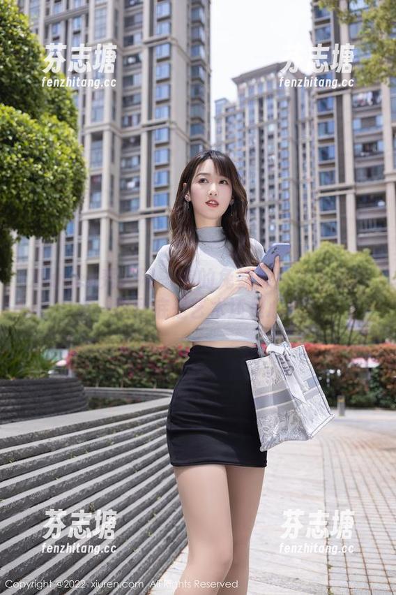 Xiuren秀人网 - 你的兔妹妹白丝美图精选，这到底是艺术还是心动？