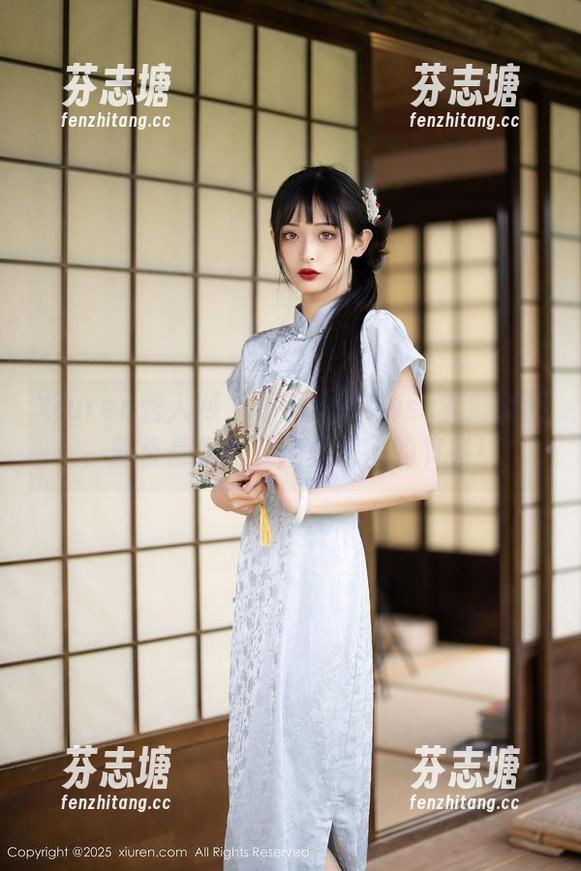 Xiuren秀人网-安妮Tess Xiuren秀人网 - 最新安妮Tess礼服套图,简直是想给衣柜里送花的节奏!