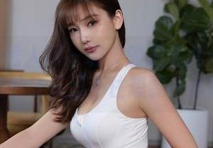 Xiuren秀人网 – 调皮的月酱儿：她的瑜伽照片让人忍不住想要一起打卡