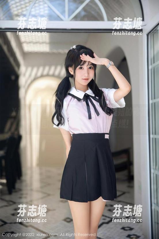 Xiuren秀人网-月野兔美妞 Xiuren秀人网 - 探秘月野兔美妞的高清套装图包,少女心瞬间被点燃!