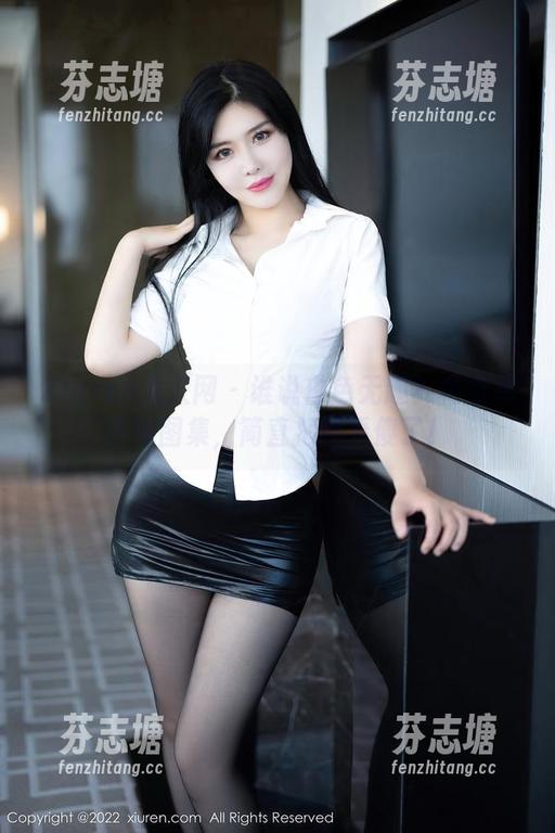 Xiuren秀人网-杨晨晨 Xiuren秀人网 - 谁说白色无趣?杨晨晨在线图集,简直把我看傻了!