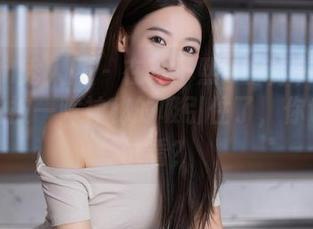 Xiuren秀人网 – 在沐子熙V的秘书写真中,感觉被一阵神秘的吸引住了,你也来试试看?