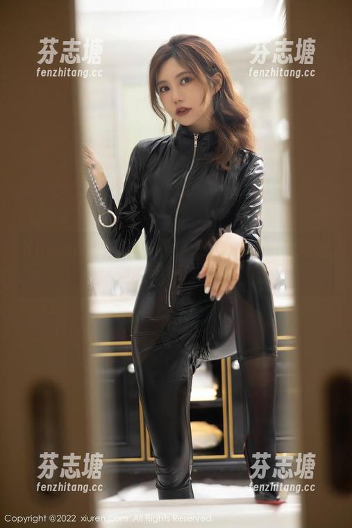 Xiuren秀人网-糯美子mini Xiuren秀人网 - 糯美子mini图包大揭密:私房的美好与JK的羞涩