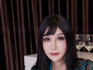 YouWu尤物馆 – 学姐艾小青全套图包：我是不是该庆幸自己看到这一切？