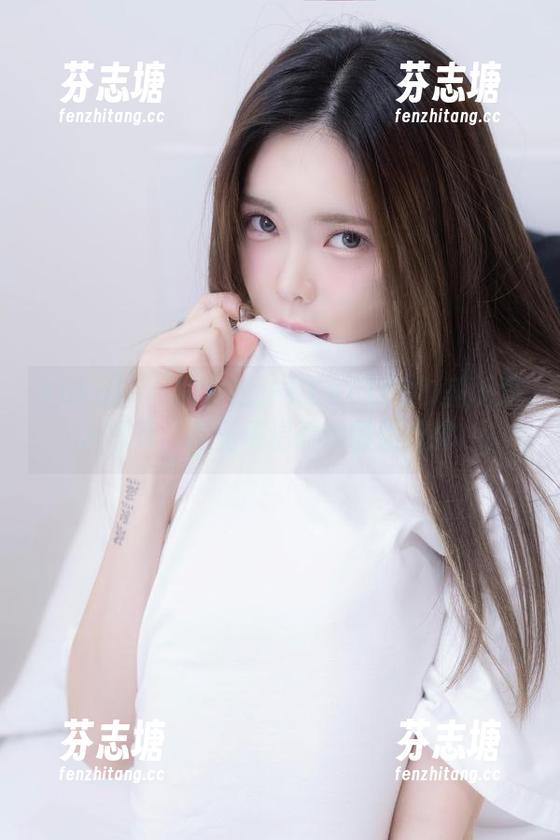 Yuka(유카)和她的PEEKCLOUD圣诞双人写真，简直是温暖的酷炫炸弹！
