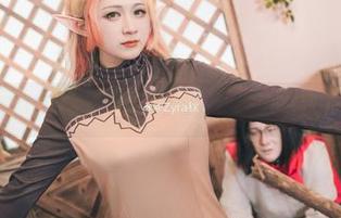 Zyra秋的写真原图：学姐颜值在线，我心已经飞出窗外了！