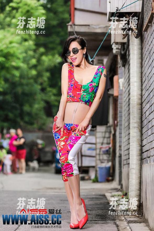 aiss-索菲 aiss - 水手服掩映下的索菲,写真资源怎能不让人心动?!