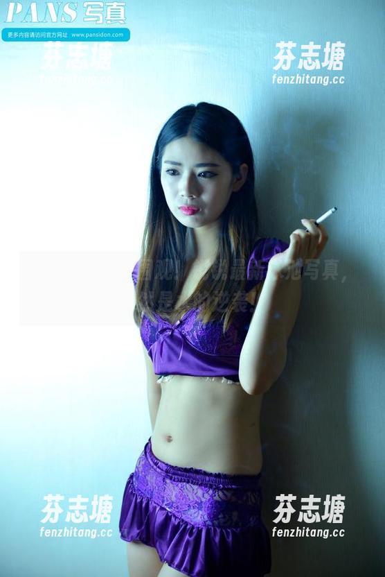 pans-锐锐 pans - 快来围观!锐锐最新泳池写真,竟然是水的逆袭!