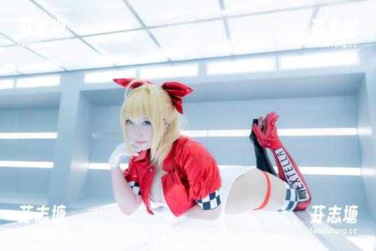 サク(saku)Fantia2023年写真集：原图背后隐藏的微妙气息
