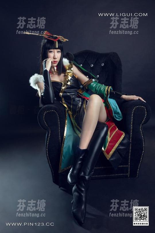 丽柜-英子 丽柜 - 在英子女王的高清写真中:玩转时光与空间