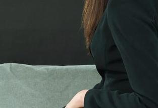 丽柜 – 每一缕光影都在叙述故事：黄芬女王作品免费下载
