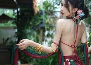 图库里的万圣节：余多多Dudu的快乐鬼怪写真集