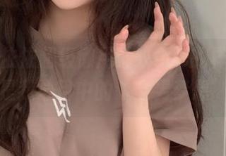 别说，依依超级懒用睡衣cos的样子，简直是我心目中的‘宅男梦想’！