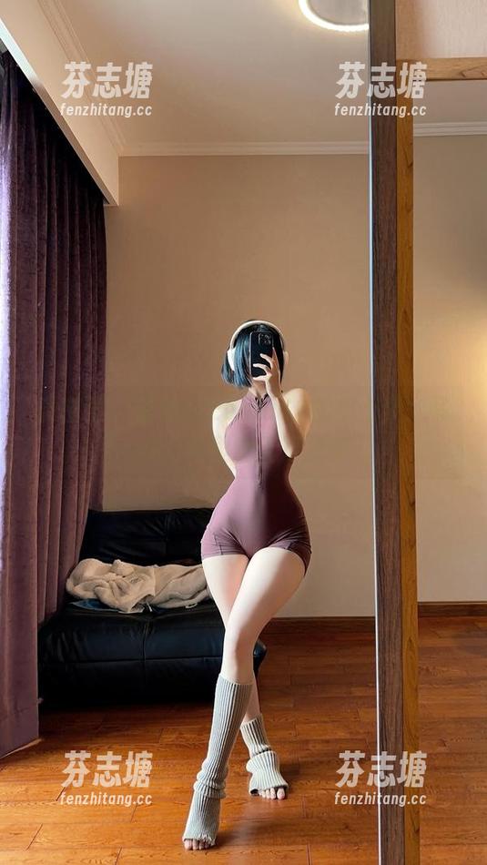 俏妞qiaoniu66 微密圈 - 俏妞qiaoniu66的护士梦:写真合集里的无声叙事