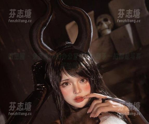 兔宝妮to 微密圈 - 兔宝妮to的办公室探险:随手一拍都是写真级的图片!