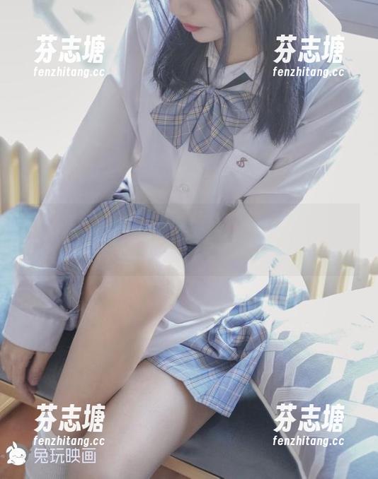 福利满满，兔玩映画教你如何欣赏凳子上的裸腿写真