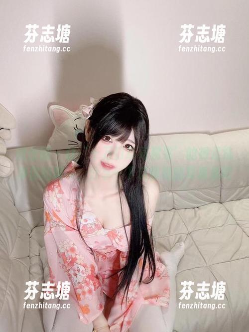 十万口草莓粥粥 微密圈 - 让‘十万口草莓粥粥’的裸足洗净你的眼睛,分享一下这惊艳的写真集吧
