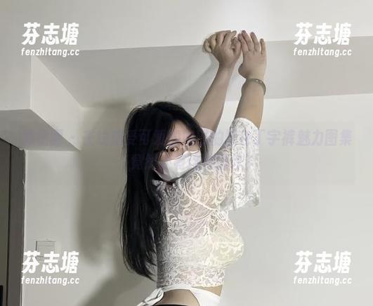 可爱的肉巴 微密圈 - 在线感受可爱的肉巴的黑色丁字裤魅力图集,竟然还有这种操作?