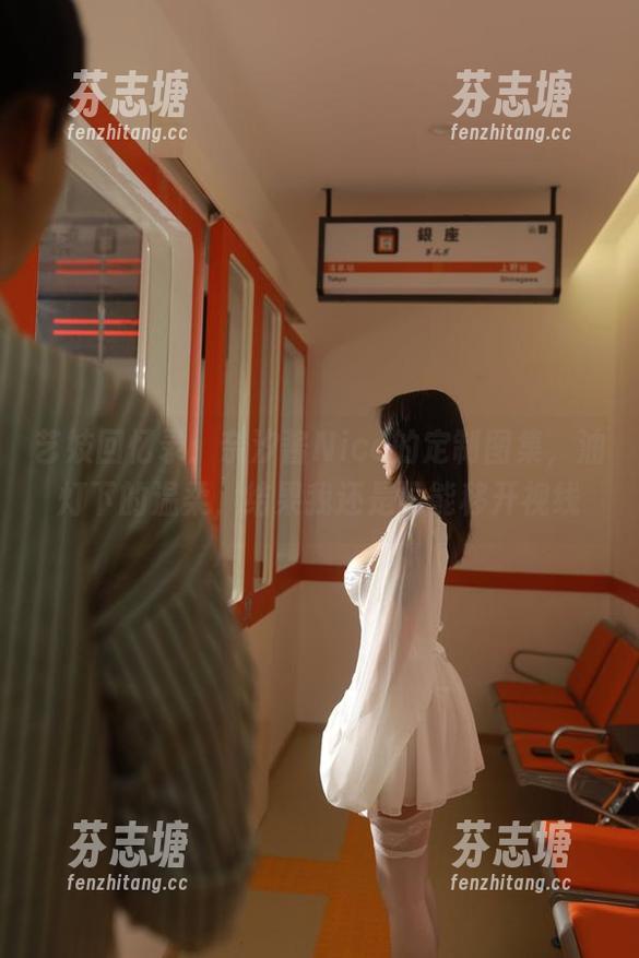 奈汐酱Nice 艺妓回忆录:奈汐酱Nice的定制图集,油灯下的温柔,结果我还是没能移开视线