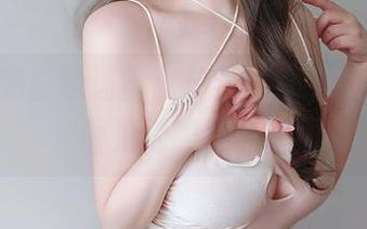 女主K的白色迷雾：精选套图，透过镜头看见她的轻盈！