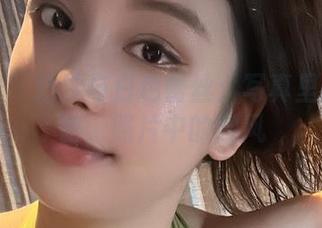 微密圈 – 奶雯与白色蕾丝:写真里的小秘密,照片中的微风