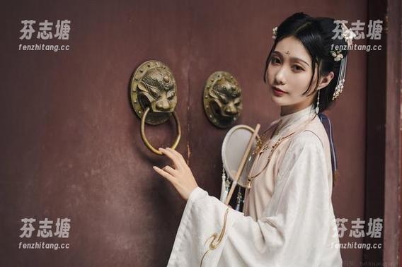 如月灰 高清捕捉!如月灰与她的碧蓝航线,镇海旗袍里的迷人瞬间