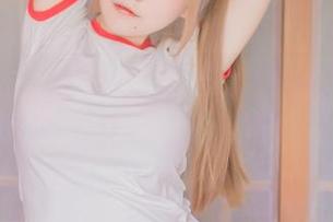 印象深刻:宅夏yoko的美脚写真,细腻又有味道!