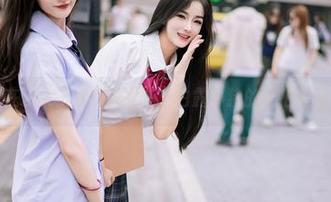 尤蜜荟 – 在云朵上蹦跳的女仆：白露小猪的私拍套图温馨如梦