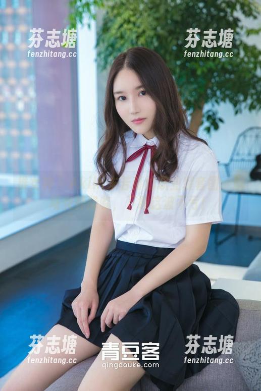 推女神-Akiki朱若慕 推女神 - Akiki朱若慕的职业装套图:职场女神降临,下载这波不亏!