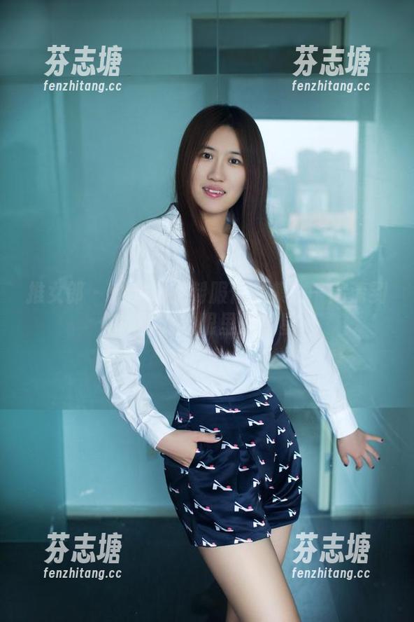 推女郎-赵梦洁 推女郎 - 赵梦洁的制服作品集——高清到你能看到她眼里的星星!