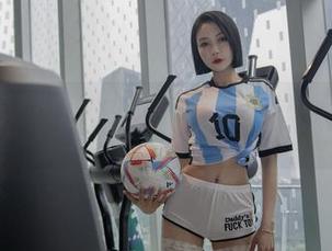 微密圈 – 一览果儿Victoria的全套黄色战袍，色彩鲜艳得像小太阳，照得我心里暖暖的。
