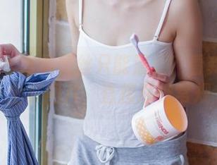 果团网 – 谁说蕾丝只能温柔?看龚玥菲的全套图片,直接打破常规