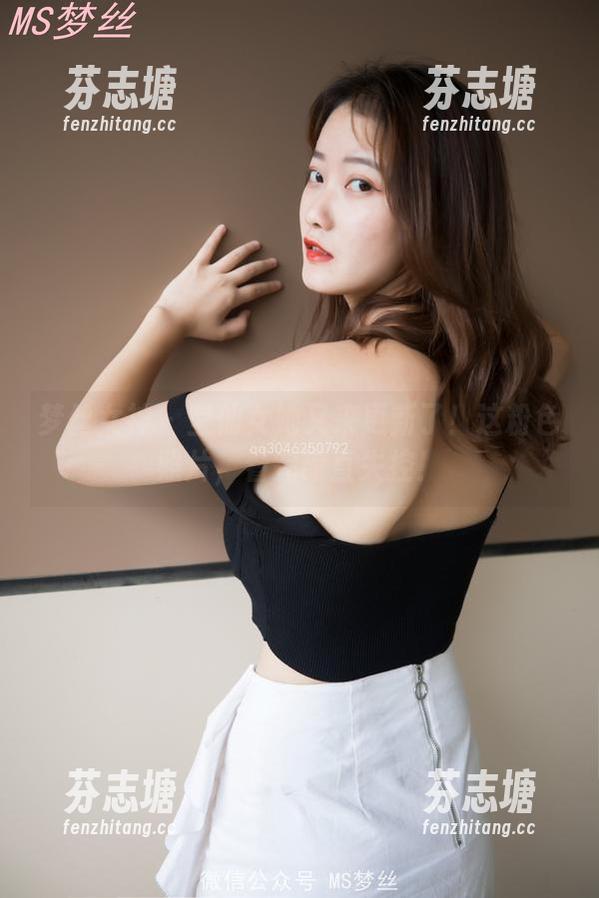 梦丝女神-莹仙女 梦丝女神 - 莹仙女她又来更新了!这粉色照片,看完简直失控!
