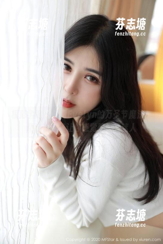 模范学院 - 艾莉Evelyn的万圣节魔法：精选作品集让你感觉阴森又迷人