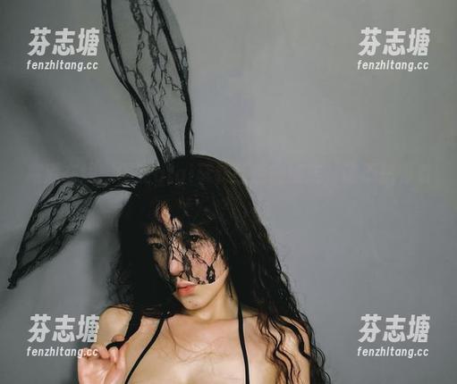 高清在线：樱晚gigi玩转红色蝴蝶结，谁不想看看？